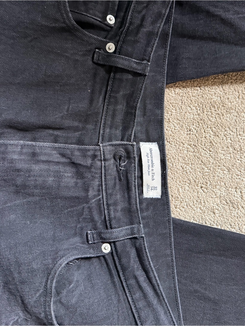 Abercrombie & Fitch High-Rise Mom Jeans